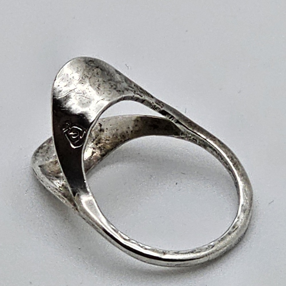Antique English Sterling Silver Ring. Multiple Stamps. Missing Main Stone. 3.4g